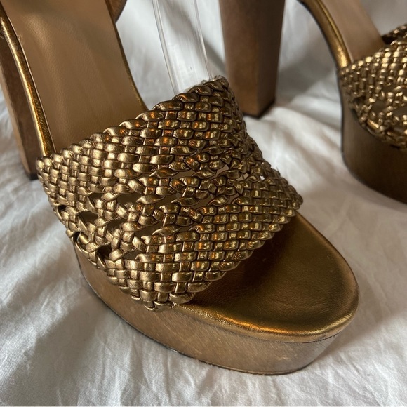 Intropia Metallic Gold Woven Leather Heels - Picture 4 of 12